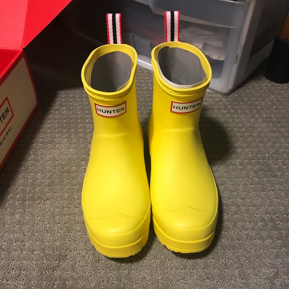 Brand New!! Hunter Rainboots-short